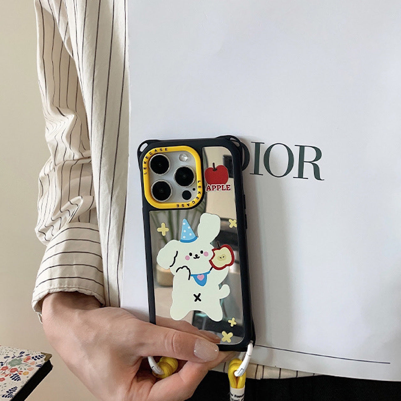 iPhoneケース かわいい うさぎ りんご ショルダー ストラップ スマホケース