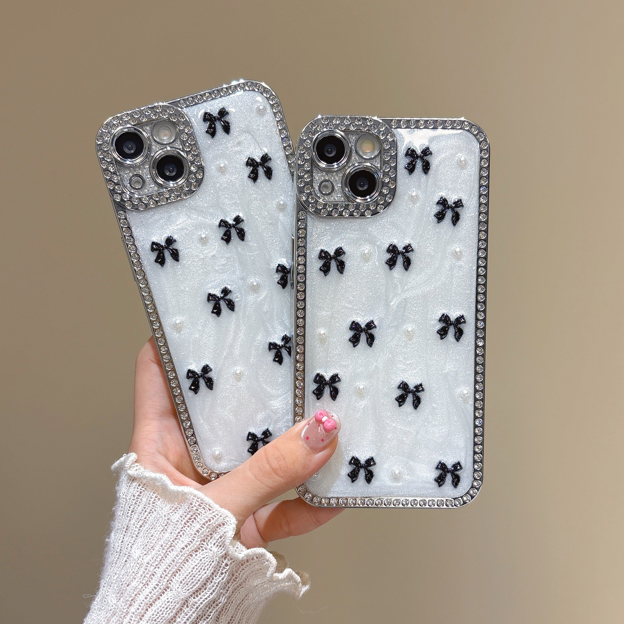 iPhoneケース ブラックリボン×パール ホワイトラメ スマホケース