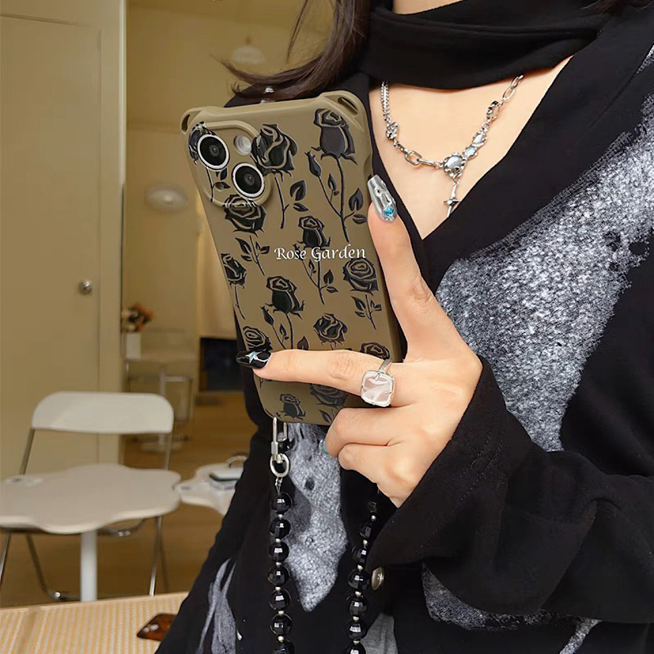 iPhoneケース おしゃれ ブラック ローズフラワー ブラウン ショルダー ストラップ スマホケース