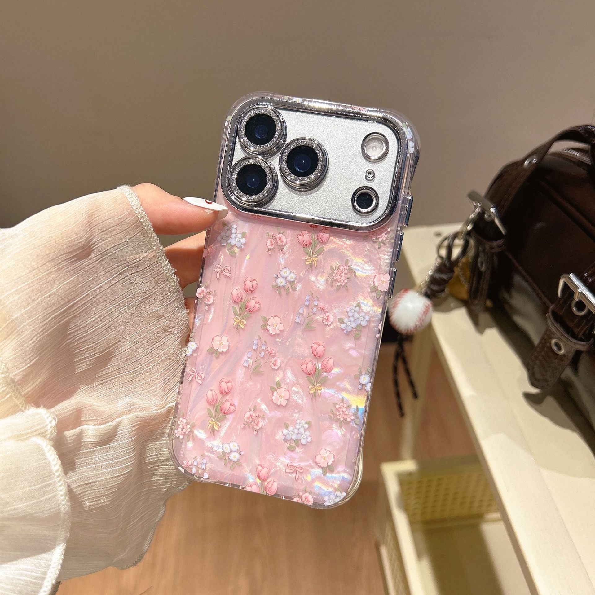 iPhoneケース うる艶フラワー おしゃれデザイン 透明感 チューリップ花柄キラキラ スマホケース