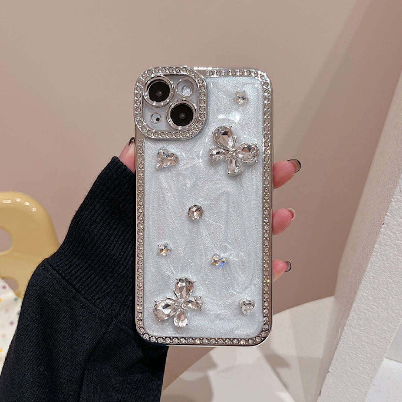 iPhoneケース 立体蝶々ホワイト きらめく ストーン デザイン スマホケース
