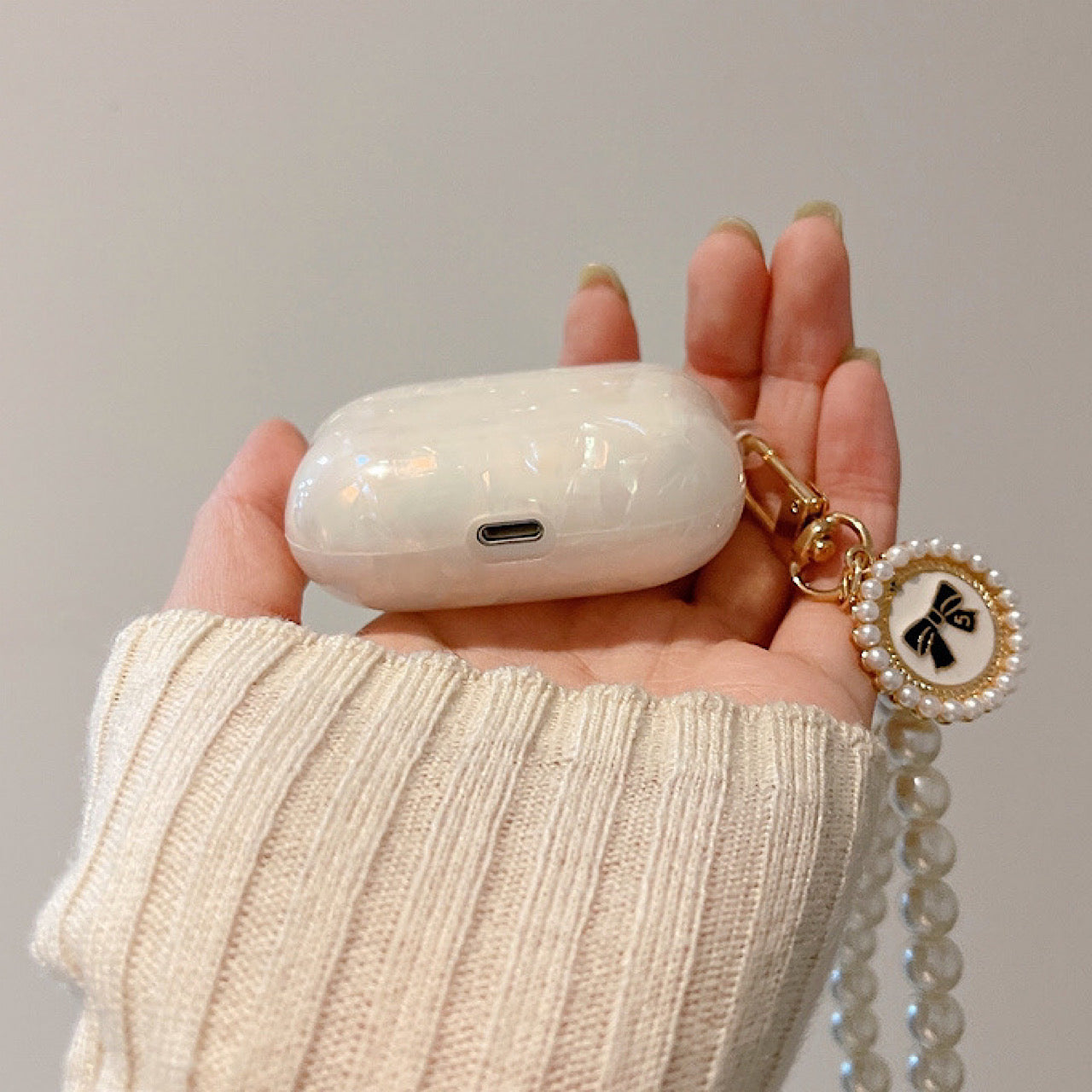 AirPodsケース おしゃれ キラキラ ホワイト 真珠ストラップ付き AirPods Proケース