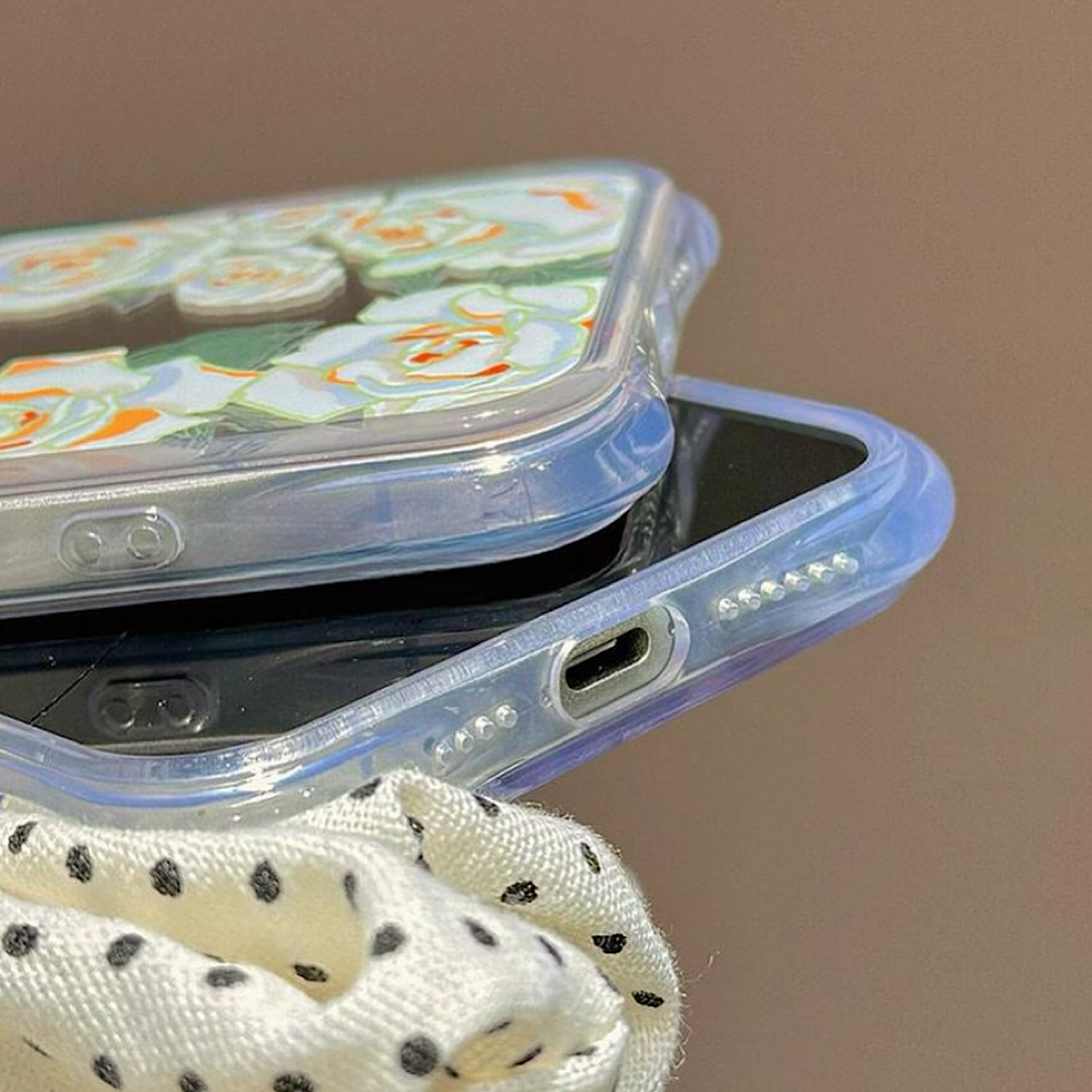 iPhoneケース 大人可愛い ホワイトフラワー ミラー付き スマホケース